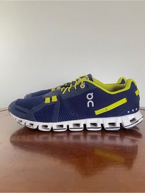 On Running Women’s Cloud 5 Running Shoes | US 8